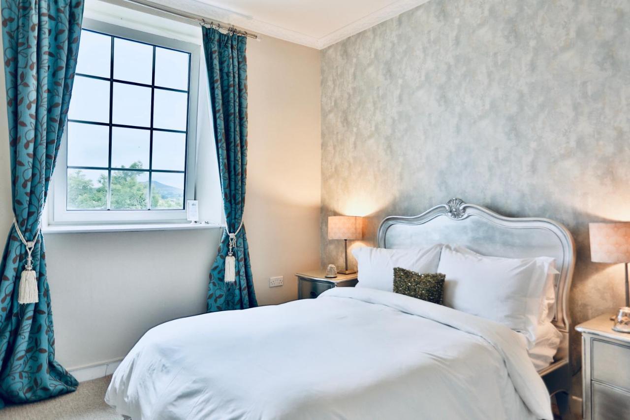Ty Croeso Boutique B&B Крикгауел Екстер'єр фото