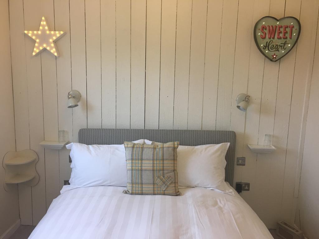 Ty Croeso Boutique B&B Крикгауел Екстер'єр фото