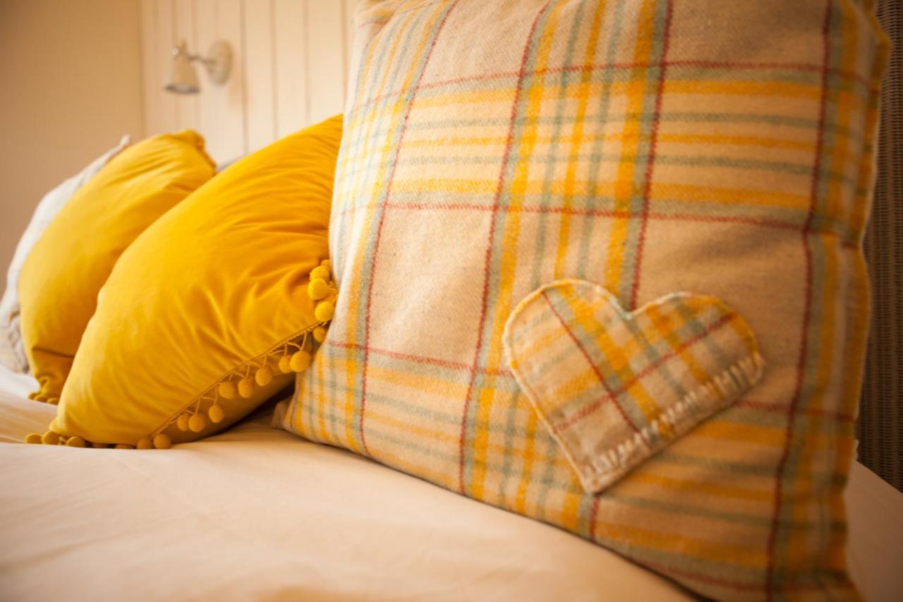 Ty Croeso Boutique B&B Крикгауел Екстер'єр фото